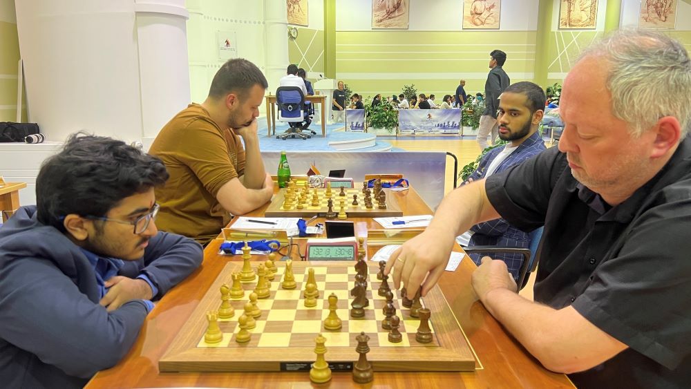 Chess.com - India on X: 🇮🇳 GM Aravindh Chithambaram continues to lead  the 2023 Dubai Open with 4.5/5! @dubaichess Aravindh drew against GM Yu  Yangyi with the white pieces in the fifth
