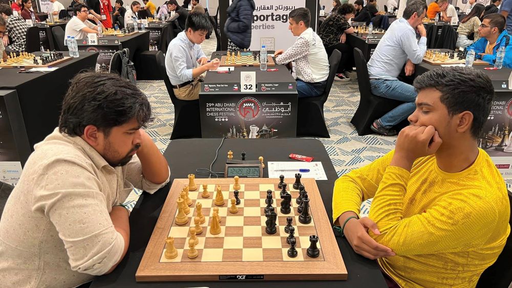 Chess.com - India on X: 🇮🇳 GM Aravindh Chithambaram continues to lead  the 2023 Dubai Open with 4.5/5! @dubaichess Aravindh drew against GM Yu  Yangyi with the white pieces in the fifth