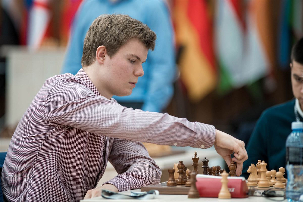 Кингчесс. Алексеенко шахматист. Лучший шахматист всех времен.