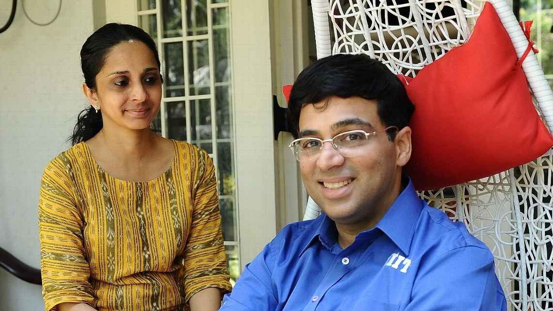 Chennai: 11.12.08. World Chess Champion, Viswanathan Anand seen with his  wife Aruna Anand during his