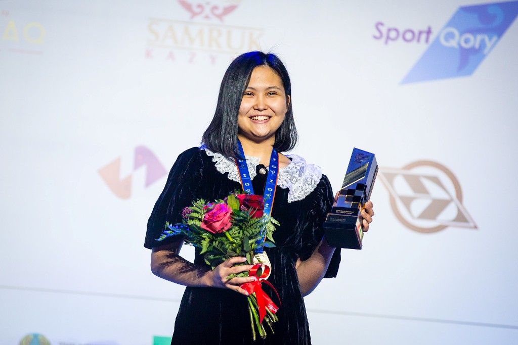 FIDE - International Chess Federation - 🇰🇿 Bibisara Assaubayeva wins the 2022  FIDE Women's World Blitz Championship! #RapidBlitz Bibisara scores 13/17  and retains her title. Congratulations! 🏆 👏 📷: Lennart Ootes