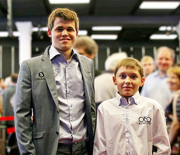 Wesley So and Magnus Carlsen lead the Gashimov Memorial after