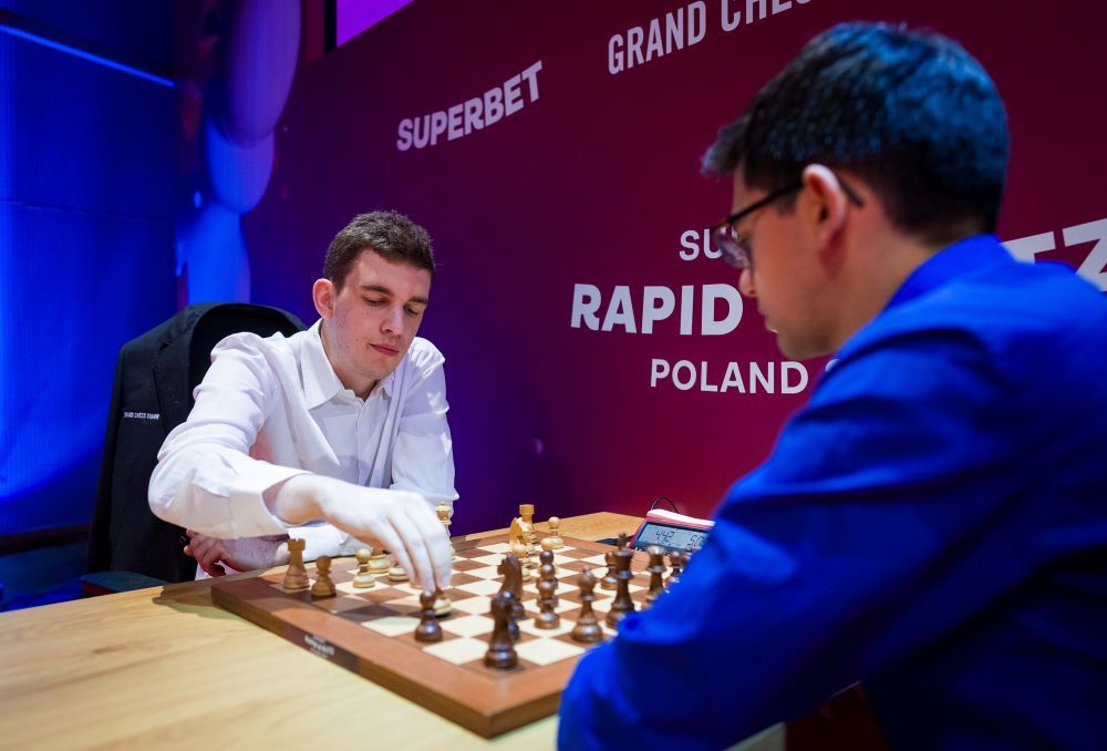 Magnus Carlsen Takes Anish Giri On A Wild Ride In Blitz Chess 