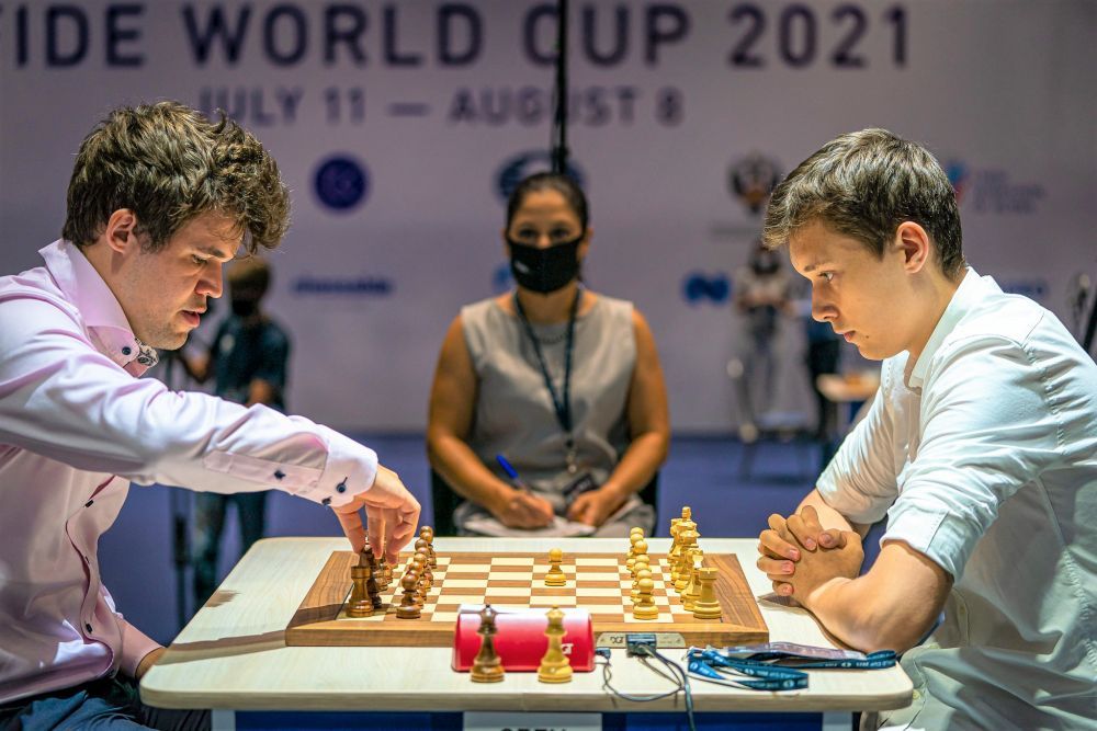FIDE World Cup QF: Who wants to win an exchange?