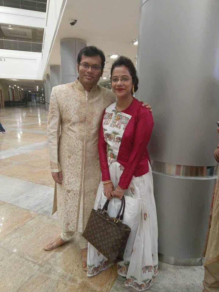 Wife of Anand (Aruna) and Ganguly (Sudeshna) shake a leg with Harikrishna 