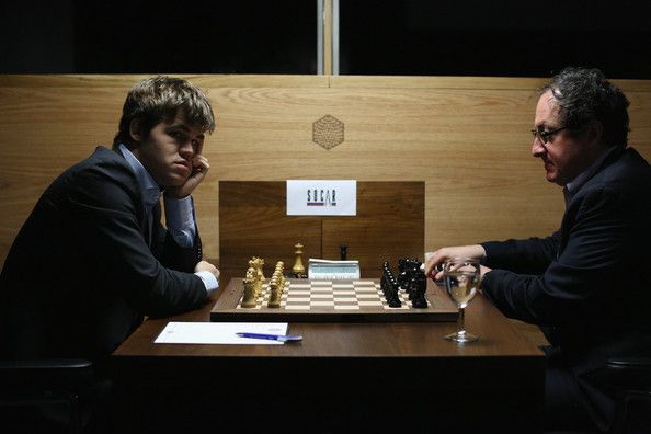 chess24 Legends 4: Carlsen grabs the sole lead