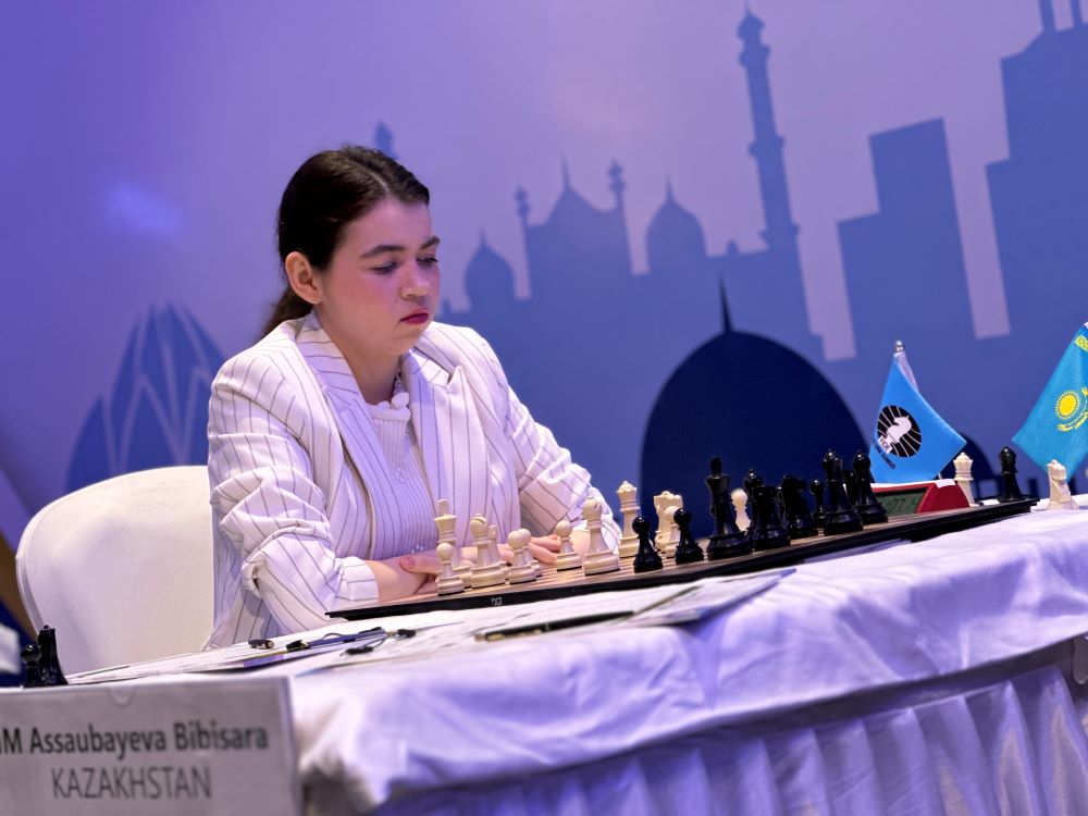 Aleksandra Goryachkina Defeats Alexandra Kosteniuk in Round 3 of