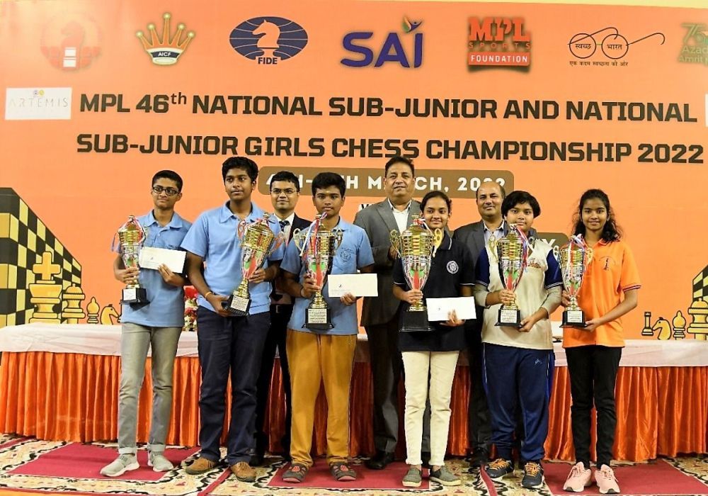 Pranesh and Tanisha clinch MPL National Sub-Junior Open and Girls Chess  Championship 2022 - ChessBase India