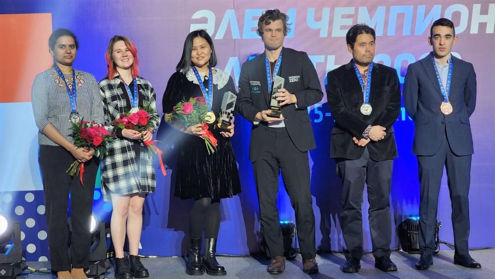 FIDE - International Chess Federation - 🇰🇿 Bibisara Assaubayeva wins the 2022  FIDE Women's World Blitz Championship! #RapidBlitz Bibisara scores 13/17  and retains her title. Congratulations! 🏆 👏 📷: Lennart Ootes