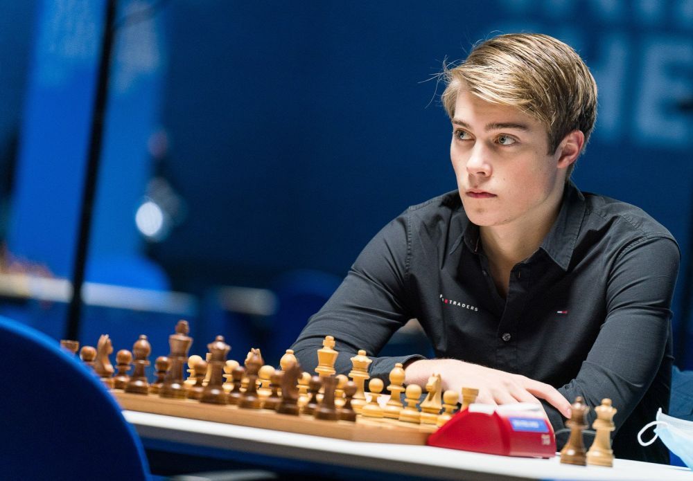 Magnus Carlsen's Catalan too hot for Anish Giri to handle, Tata Steel  Masters 2022