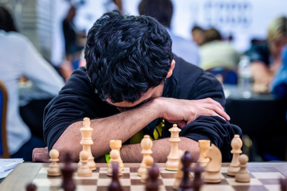 European Club Cup 2023 R2: Nihal Sarin perplexes Paulius, crosses 2700, now  World no.35 - ChessBase India