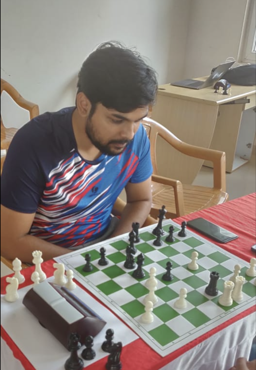 THIS 15-Year-Old Hyderabad Girl Plays 'Blindfold Chess' in a