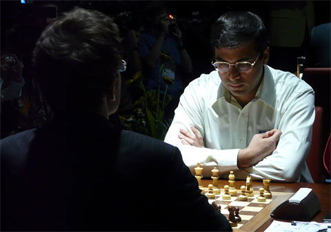 On this day in 2007, Viswanathan Anand scored 9/14 in Mexico City to become  the first ever Indian undisputed world chess champion! : r/chess