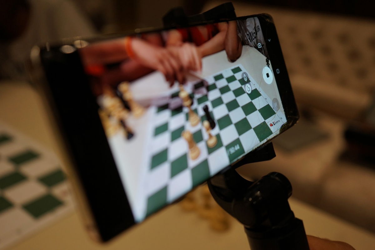 BLINDFOLD CHESS SIMUL with Anish Giri at Optiver 