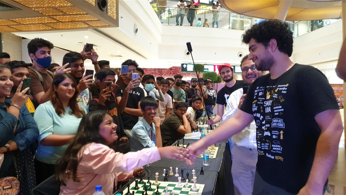 Mumbai's 2nd GM Aditya Mittal to be felicitated by Mumbai's 1st GM Pravin  Thipsay - ChessBase India