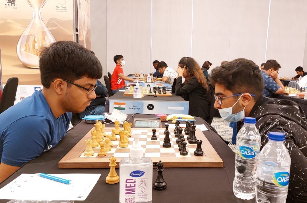 Raunak rules blitz show in Abu Dhabi with a performance rating of 2755