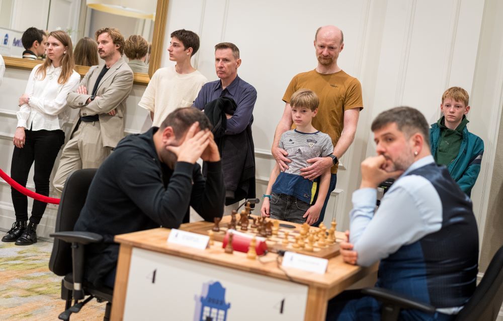 Levitov Chess Week 2023 Day 1 : Levon Aronian emerges sole leader, Vishy  trailing by half a point, by ChessInShorts