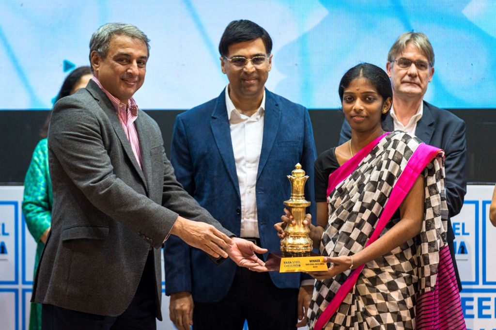 Vaishali clinches Tata Steel Chess India 2022 Women Blitz convincingly,  Harika third - ChessBase India