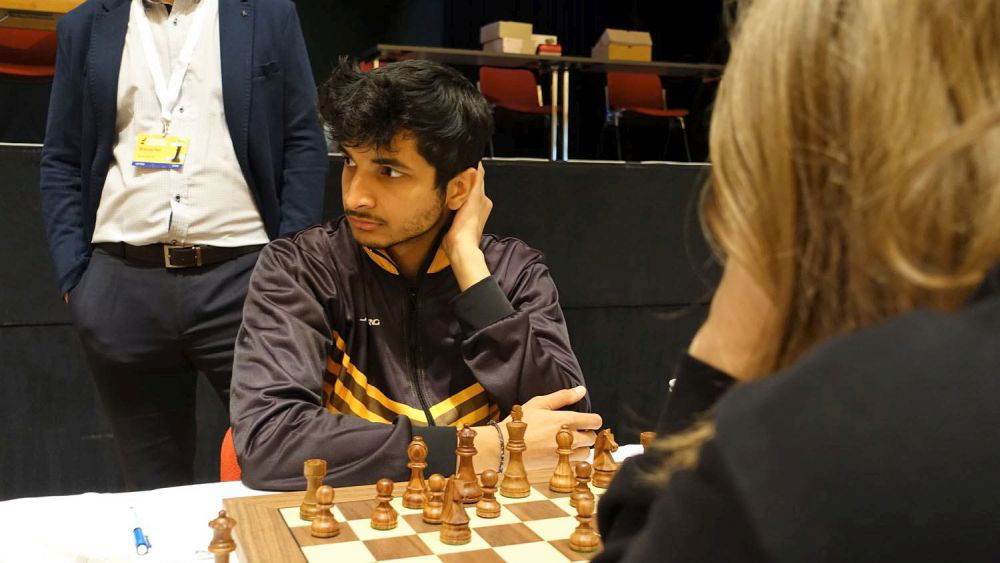 Chess World Cup: Viswanathan Anand starts on winning note, Cuba's Gonzales  stuns P Harikrishna